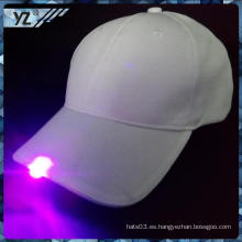 Proveedor de oro de China al por mayor y personalizado China personalizado a medida de gorra de béisbol LED con gran precio